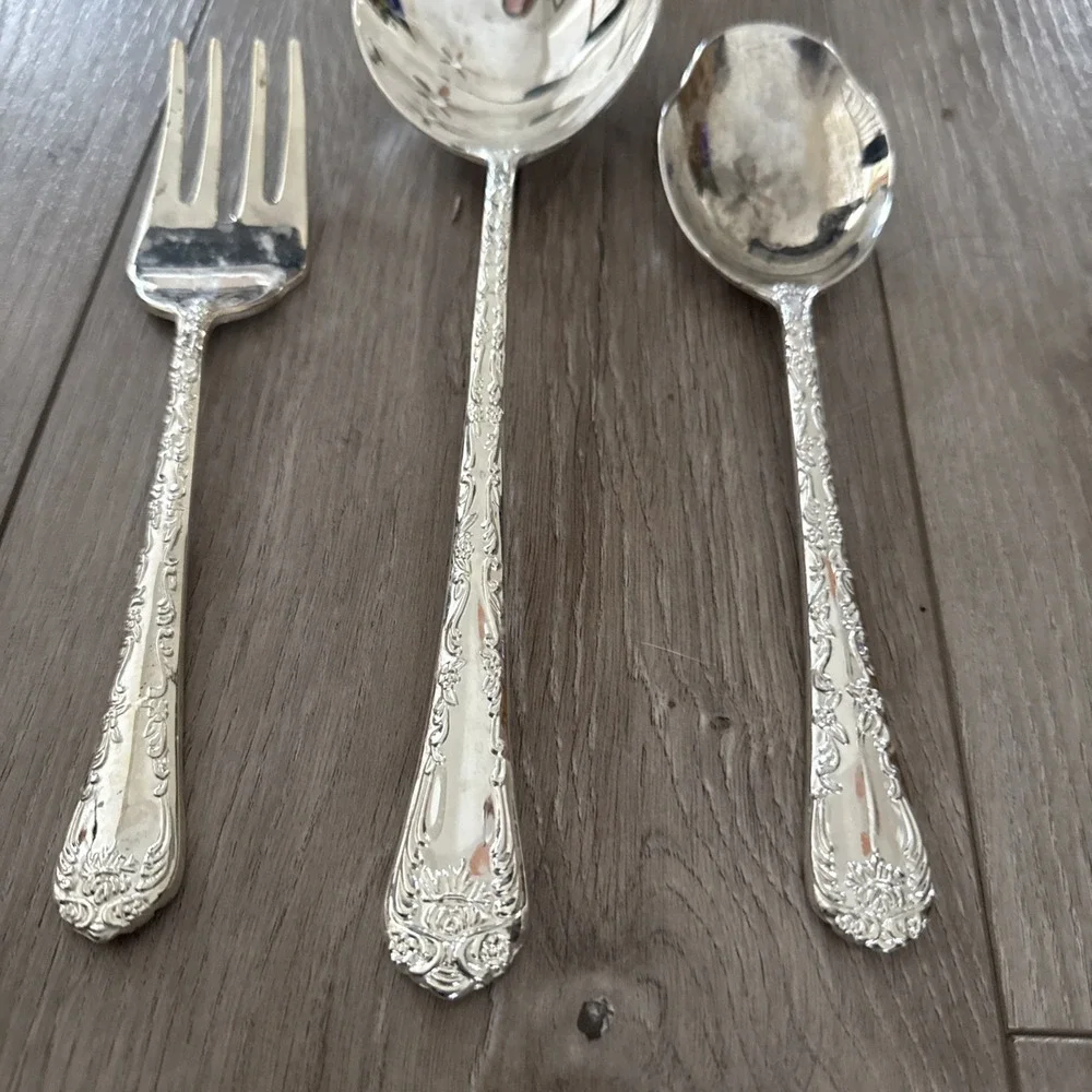 Wm Rogers & Son Enchanted Rose Gold Electroplate 3-Piece Serving/Hostess Set - Picture 2 of 5